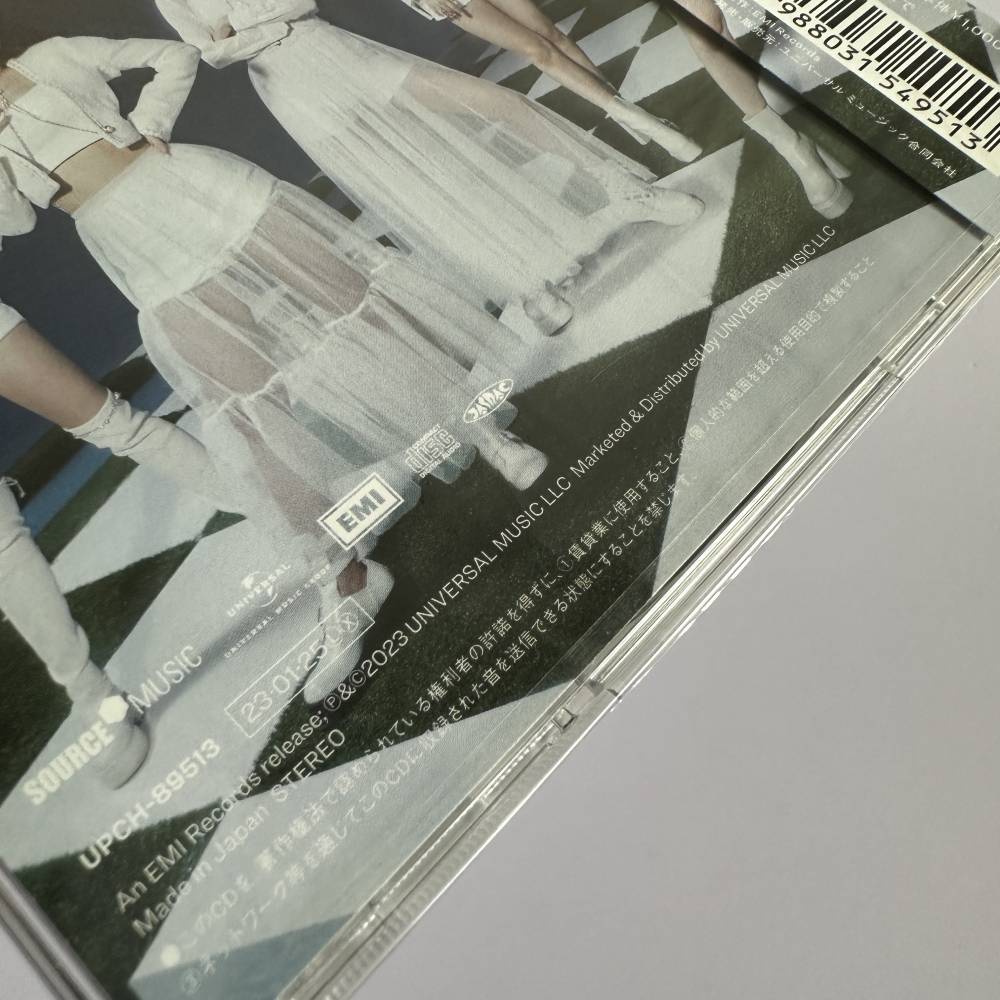 LE SSERAFIM 1ST JAPANESE SINGLE 'FEARLESS' - STANDARD EDITION